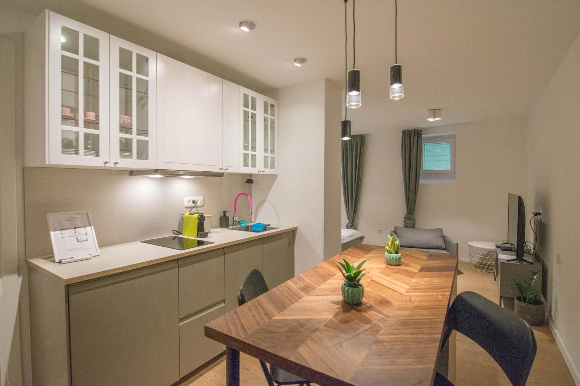 Romiru Rooms And Studio Apartment Split Exterior photo